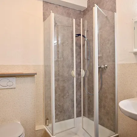 By Weingut Hommes In Mosel * 恩斯特